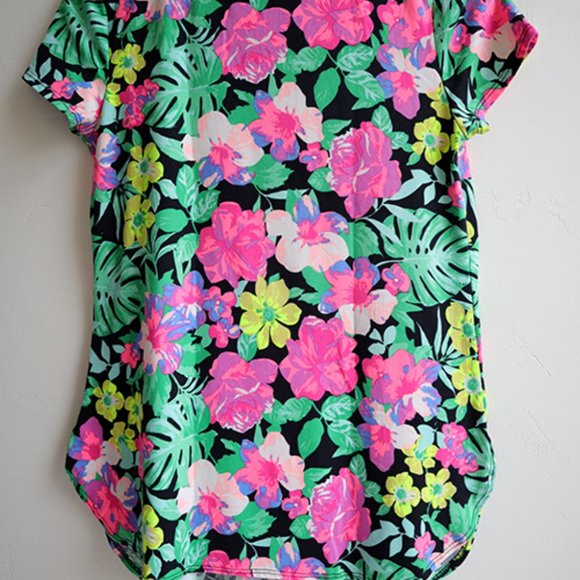 Discreet Floral Top Blouse - Picture 4 of 5